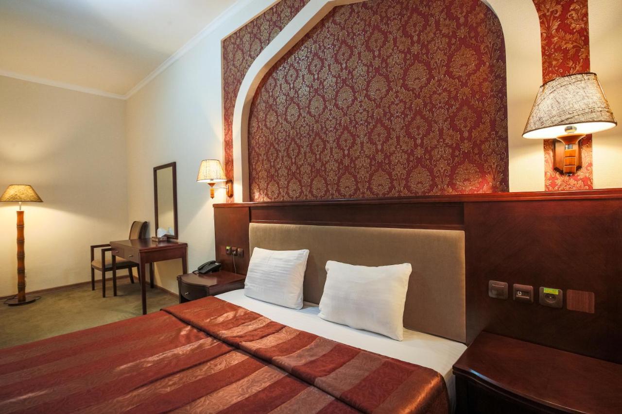 Avicenna Hotel Bukhara Exterior foto